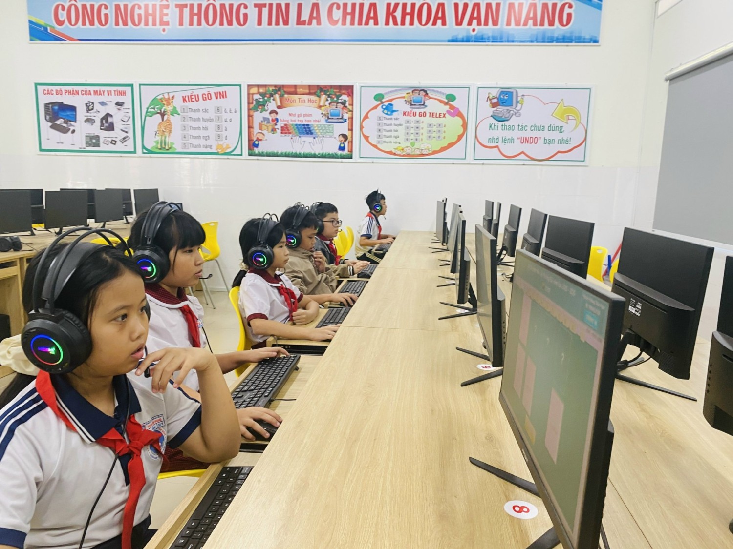 z7413062322858 d7b25f1b043e189bb27594e952804cdb