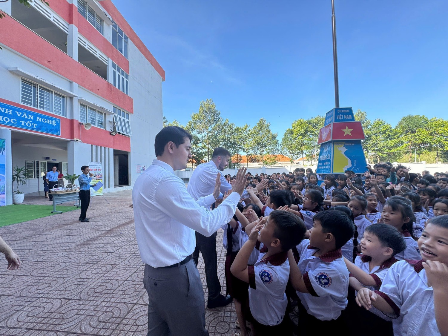 z7605057425134 e72546905716cf555f39910d322636e1