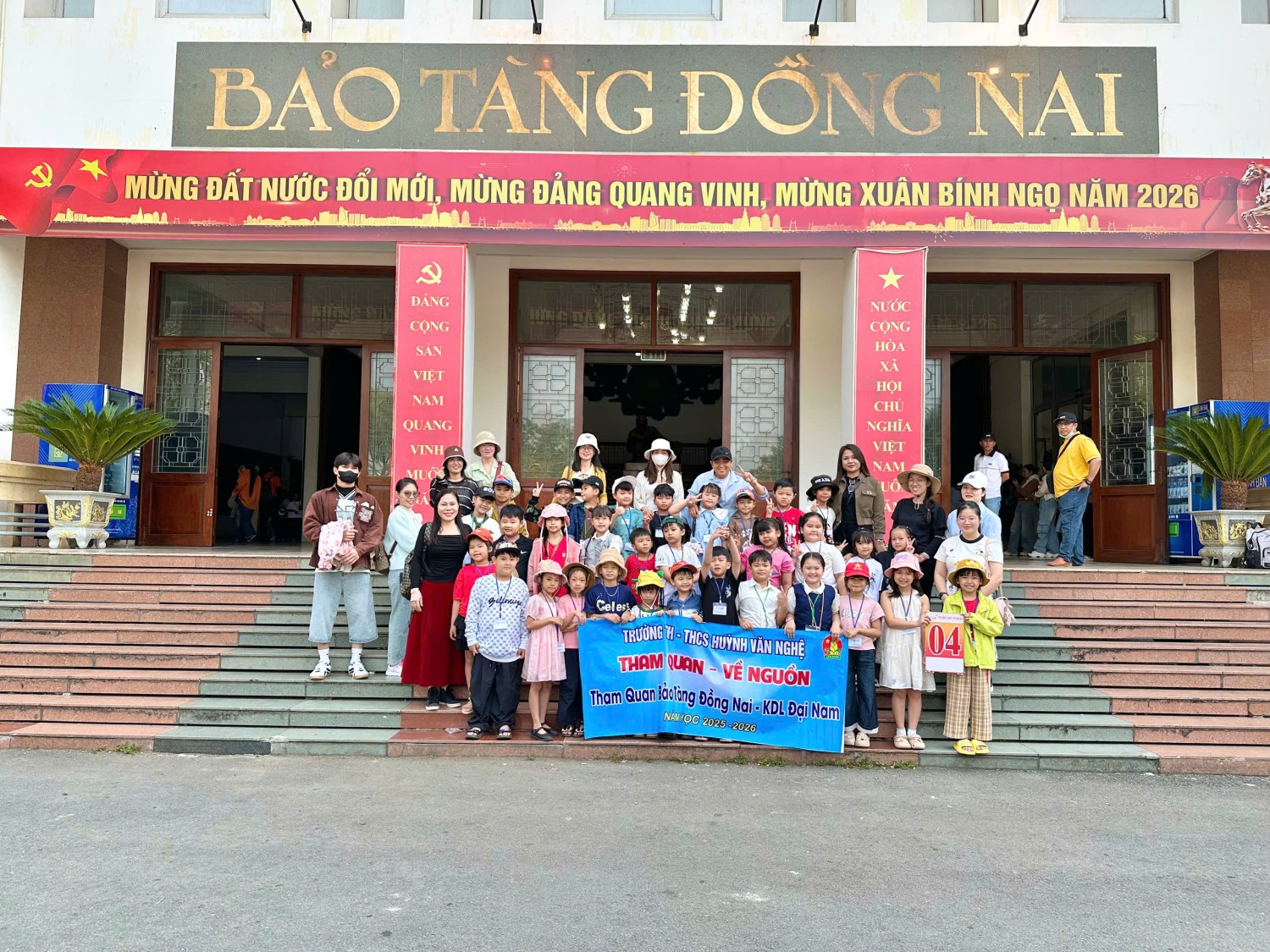 Trường TH-THCS Huỳnh Văn Nghệ tổ chức tham quan, hoạt động trải nghiệm  dành cho các em học sinh khối 1, 2